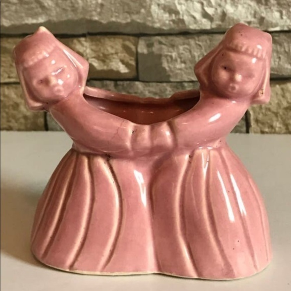 Vintage USA pink planter Two Girls houseplanter MCM cottagecore vignette